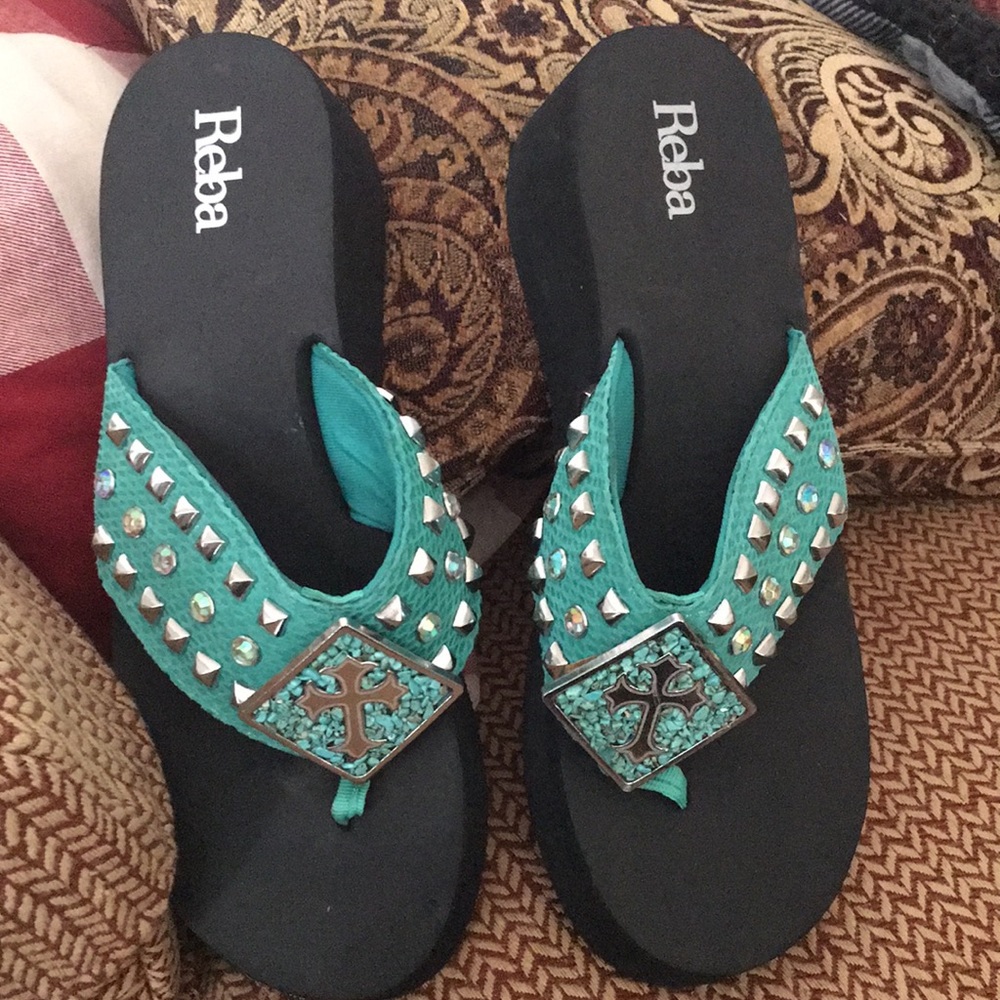 Cute teal flip flops, by Reba
